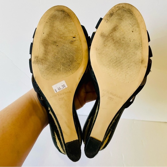 Ann Taylor Black Grosgrain Stripe Wedge Sandals Size 9.5 - Picture 6 of 7